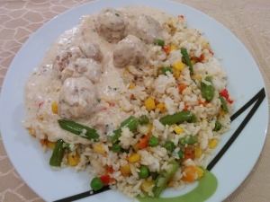 Sajtos-tejszínes húsgolyók